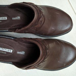 Collection by Clarks Brown Clogs Size 5 NWOT